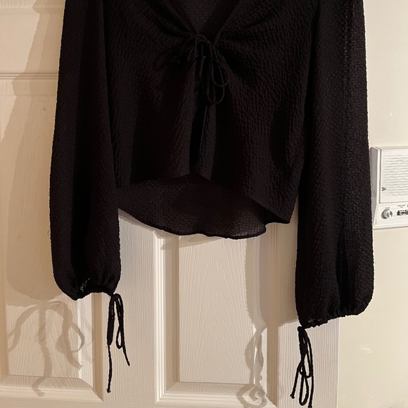 UO Cinnamon Tie-Front Balloon Sleeve Blouse - Picture 6 of 6